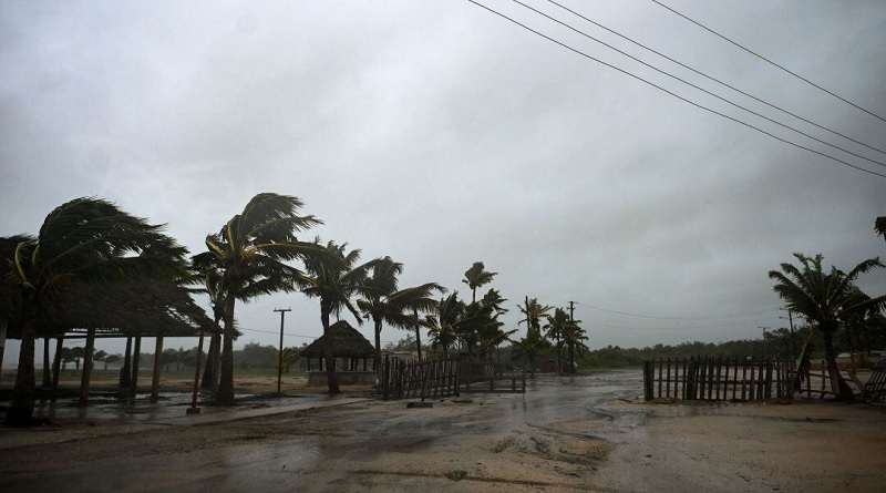 Huracán Helene pasa a categoría cuatro al avanzar hacia Estados Unidos