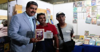 Más de 100 mil personas visitaron la 15º Feria del Libro de Caracas