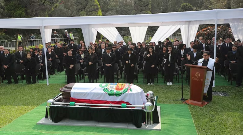 Sepultan a Alberto Fujimori el cementerio de Huachipa en Perú