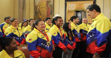 Presidente Maduro condecora atletas que participaron en Juegos Olímpicos París 2024