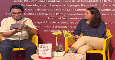 Presentan libros dedicados a la historia de Simón Bolívar en México