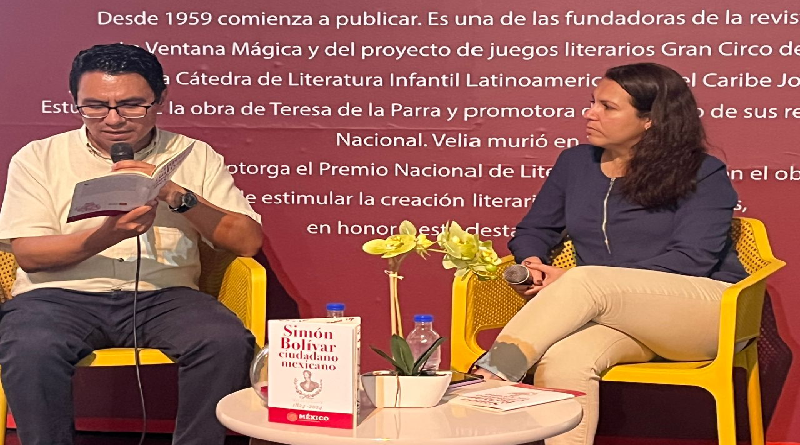 Presentan libros dedicados a la historia de Simón Bolívar en México
