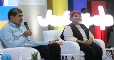 Presidente Maduro ratifica propuesta de zona económica industrial con Colombia