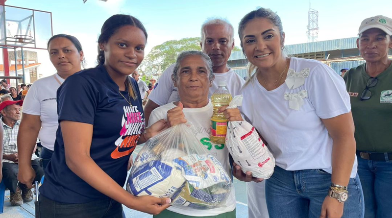 Adultos mayores de Yaracuy favorecidos con entrega de combos alimenticios