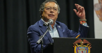 Presidente Gustavo Petro firma decreto que favorece a pueblos indígenas