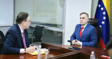 Fiscal General se reúne con abogado de requerido por la justicia Edmundo González