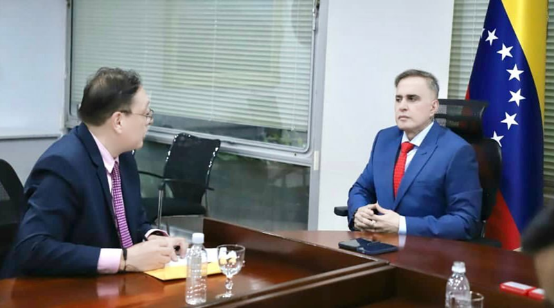 Fiscal General se reúne con abogado de requerido por la justicia Edmundo González