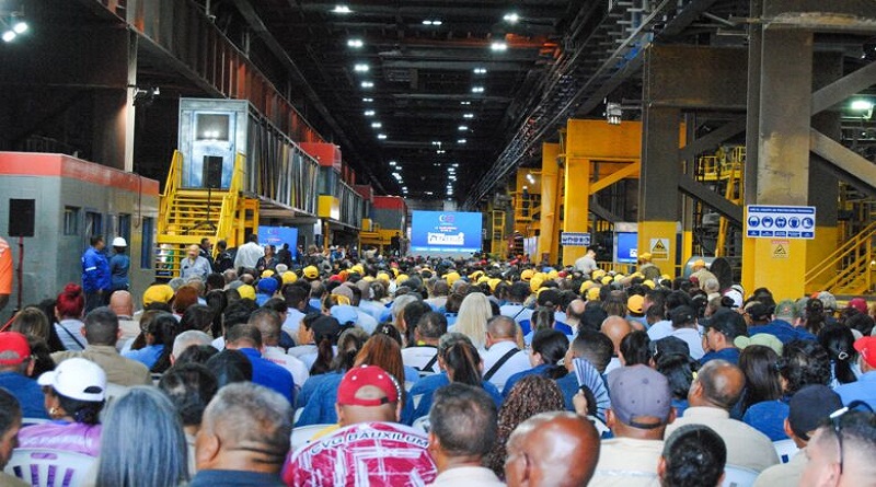 Finaliza congreso antifascista con más de 3 mil trabajadores de la CVG y Minerven