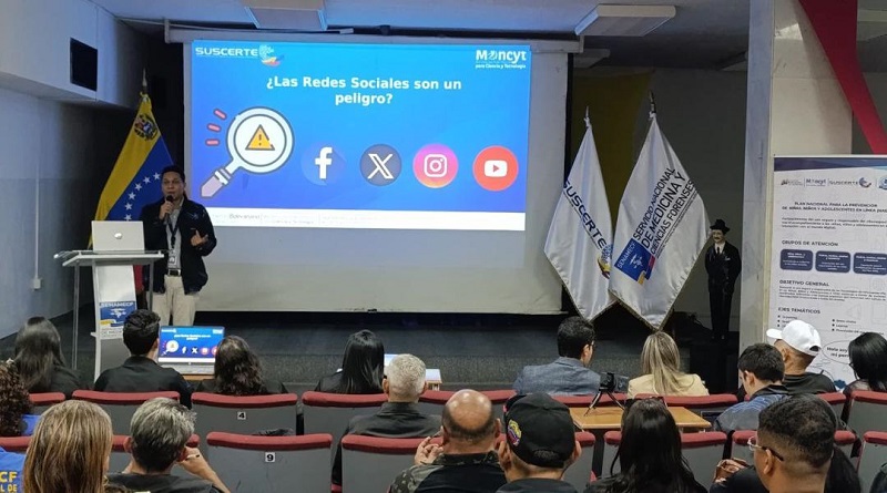 Foro “Crianza Digital” promueve conciencia sobre educación en redes socialessociales