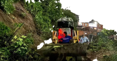 Atienden daños por lluvias en parroquias Santa Teresa y El Paraíso de Caracas