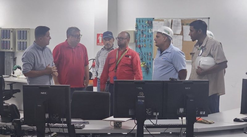 Ministro Jorge Márquez inspecciona planta India Urquía en Miranda