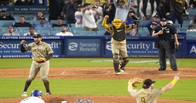Padres logran increíble triple matanza con sello venezolano