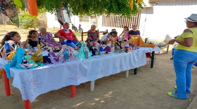 Instituto de Cultura de Falcón imparte exposición de muñecas tradicionales