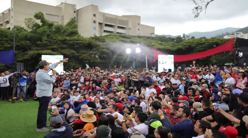 Jefe de Estado propone crear Escuela de Formación de Liderazgo para la Juventud