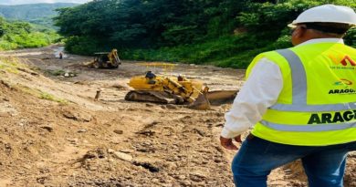 Muro de gavión y perfilamiento de talud construyen por falla de borde en Las Tejerias