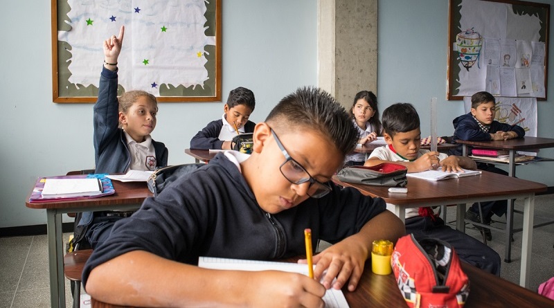 Ministerio de Educación desmiente retraso en inicio de clases de colegios privados