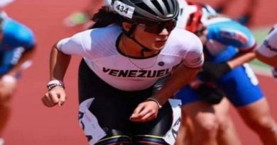 Daniela Bustamante conquista la presea de bronce en campeonato de patinaje en Italia
