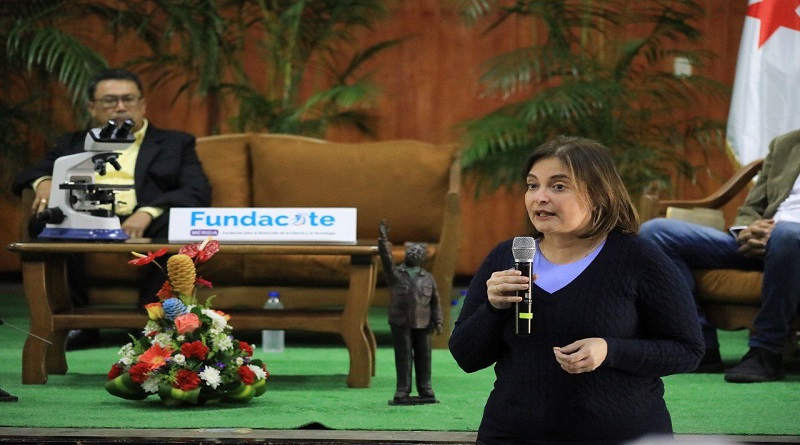 Gobierno Nacional dota con nuevos microscopios a UPTM “Kléber Ramírez”