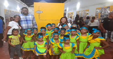 La exposición ofrece a los asistentes un viaje visual a través del tiempo, donde destaca personajes, tradiciones y momentos memorables