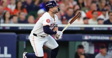José Altuve rompe marca histórica de hits en postemporada de MLB