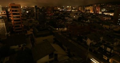 Ecuador incrementará los cortes de electricidad de ocho a catorce horas