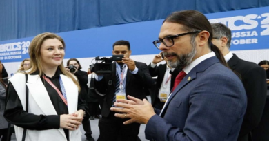 Ministro Ñáñez: IA en manos de corporaciones occidentales representan destrucción