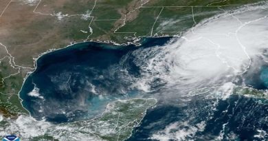 Huracán Milton baja de categoría y aumenta su tamaño al acercarse a Florida