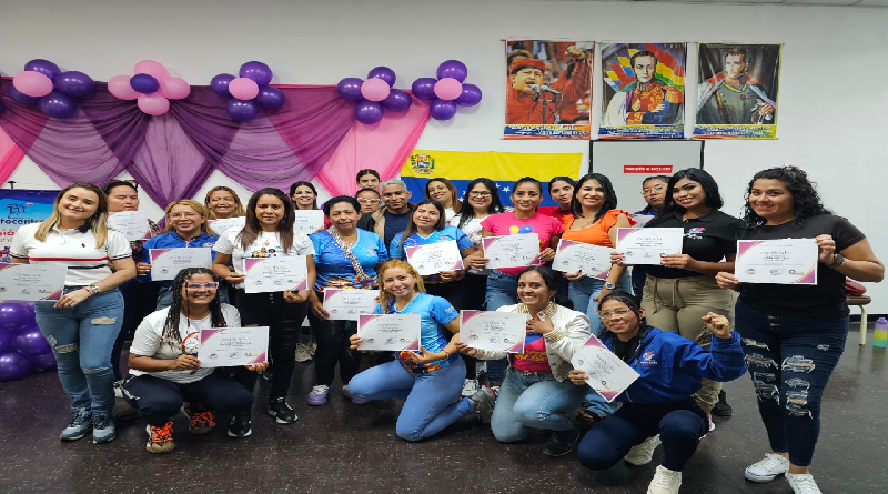 Taller “Mujer Empodera” potencia bienestar colectivo ante retos tecnológicos