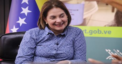 Ministra Gabriela Jiménez destaca avances en vida computacional