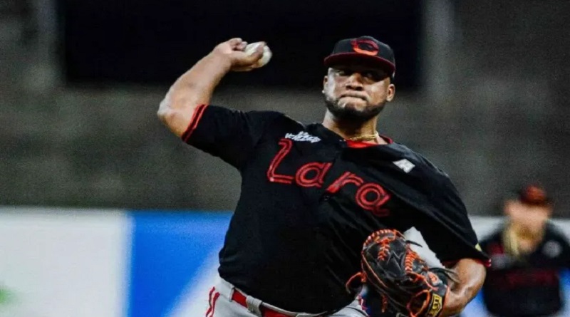 Keyvius Sampson pinta de blanco a Los Navegantes del Magallanes