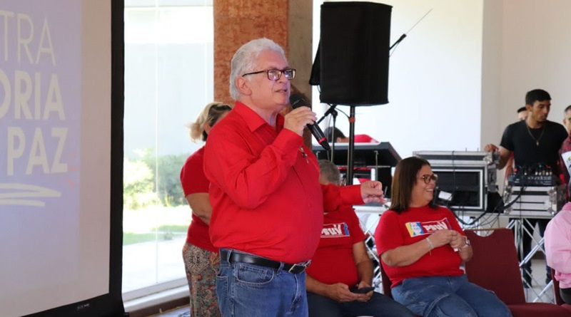 Diputado Daza acusa a medios por atacar psiquis del pueblo