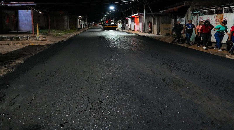 Aplican 300 toneladas de asfalto en municipio Freites de Anzoátegui