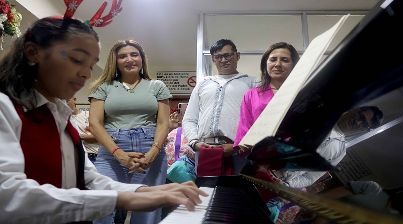 Escuela “Augusto Brandt” de Puerto Cabello recibe donación de instrumento musical