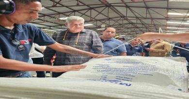 Ministro Piñate instruye reanudar producción en Alfombras y Fieltros Iberia