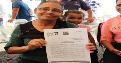 Entregados más de 500 títulos de tierras a campesinos aragüeños