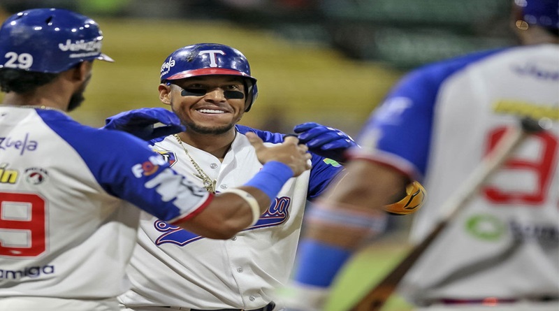Tiburones en la cima del béisbol profesional venezolano