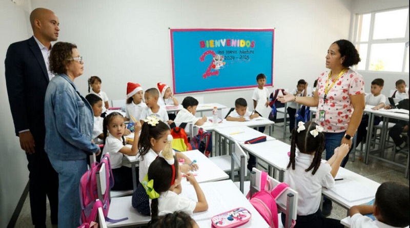 Ministro Héctor Rodríguez: Uso excesivo de celulares dificulta la educación