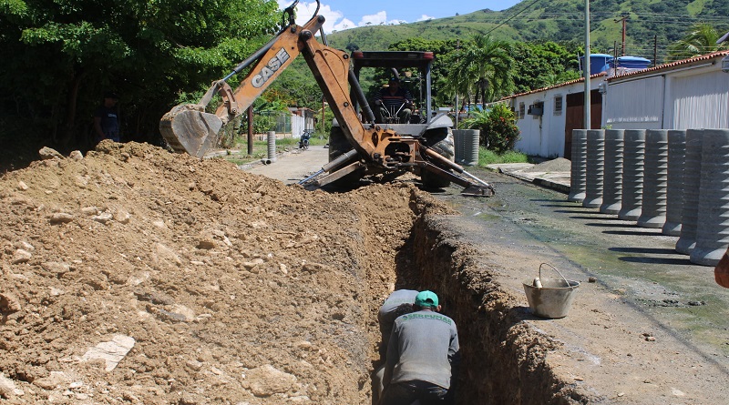 Sistema del 1x10 avanza con la atención de sustitución de tuberías en Aragua