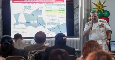 Cursantes de postdoctorado conocen Poder Naval de Venezuela