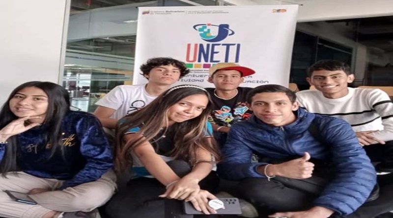 Estudiantes inician clases de pregrado en telecomunicaciones en UNETI