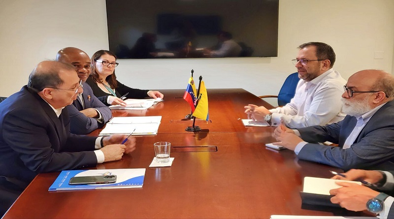 Ministro Gil se reunió con canciller colombiano para impulsar cooperación bilateral