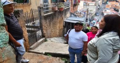 Gobierno de Caracas atiende familias afectadas por lluvias
