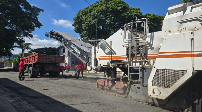 Colocadas 600 toneladas de asfalto en el municipio Chacao de Miranda