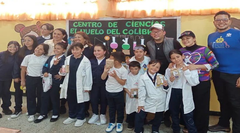 Estudiantes de Mérida presentan proyectos científicos y tecnológicos