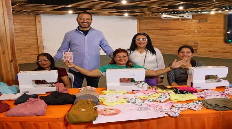 Plan Eva Perón favorece a productoras del área textil con entrega de equipos en Lara