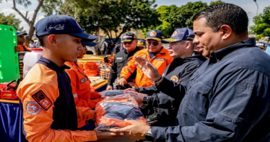 Entregan equipada a PC Falcón Sala Situacional "Simón Bolívar"