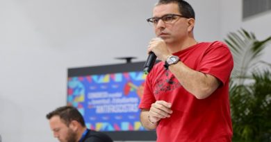 Arreaza afirma que ALBA Juventud es la ruta para unir luchas de los pueblos