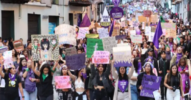 Ecuatorianas se movilizan por la eliminación de violencia contra la mujer