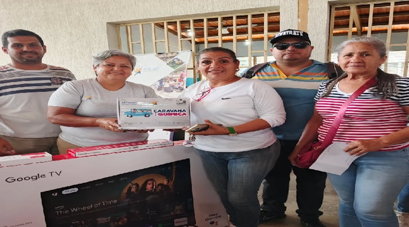 Entregan aulas de ciencias y kits de Caravana de Química en Barinas