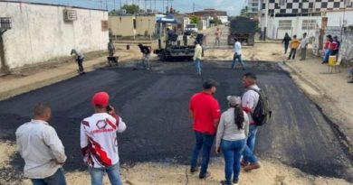 Colocan 400 toneladas de asfalto en comunidades de Barinas